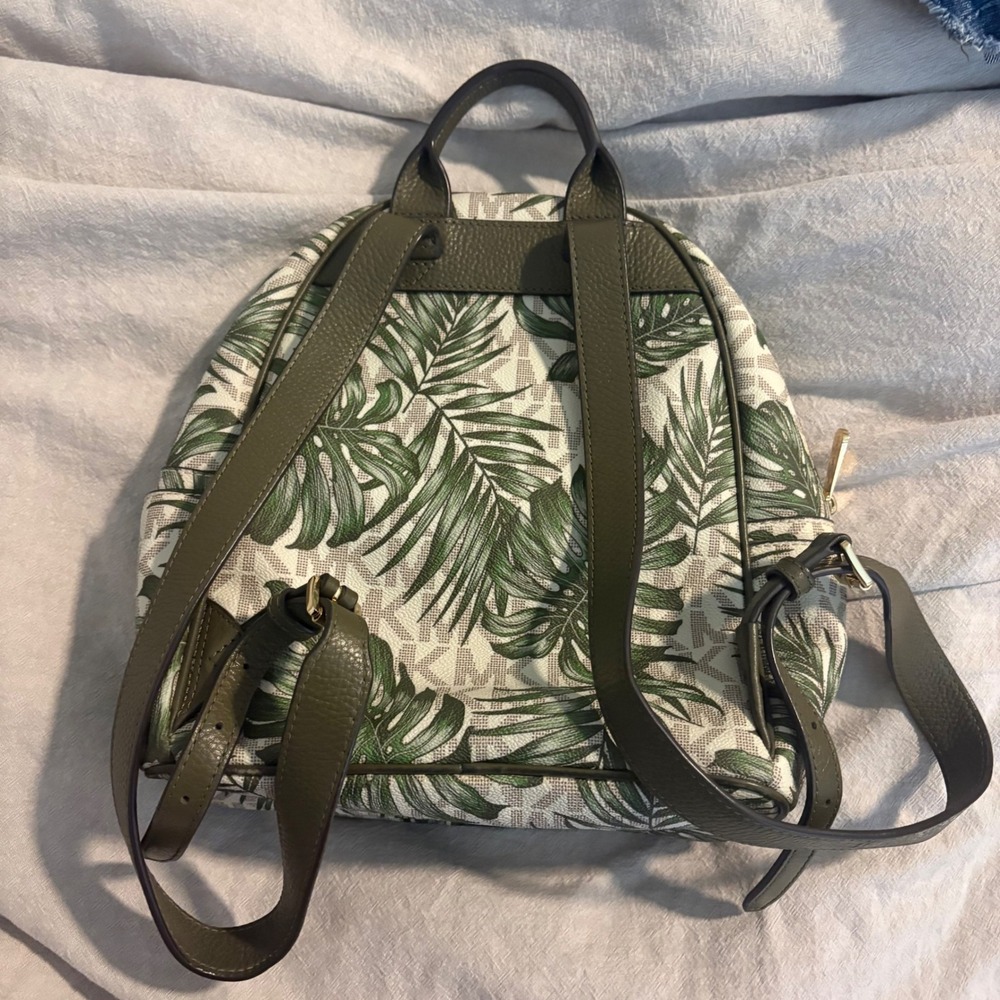 Michael Kors Abbey Medium Backpack Palm Leaf Signature Vanilla Olive 35T8GAYB2B - Picture 4 of 8
